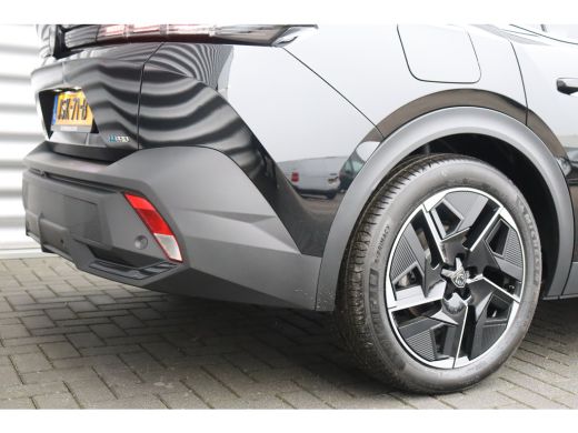 Peugeot 408 1.6 HYBRID 225PK ALLURE AVANTAGE AUTOMAAT / NAVI / LEDER / LED / PDC / 19" LMV / 360 CAMERA / KEY... ActivLease financial lease