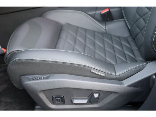Peugeot e-3008 DUAL MOTOR 73KWH GT LAUNCH EDITION 325PK / NAVI / LEDER / CLIMA / FULL-LED / 20" LMV / KEYLESS / ... ActivLease financial lease