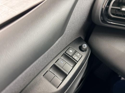 Toyota Yaris 1.5 Hybrid 115 Dynamic ActivLease financial lease