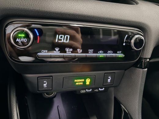 Toyota Yaris 1.5 Hybrid 115 Dynamic ActivLease financial lease
