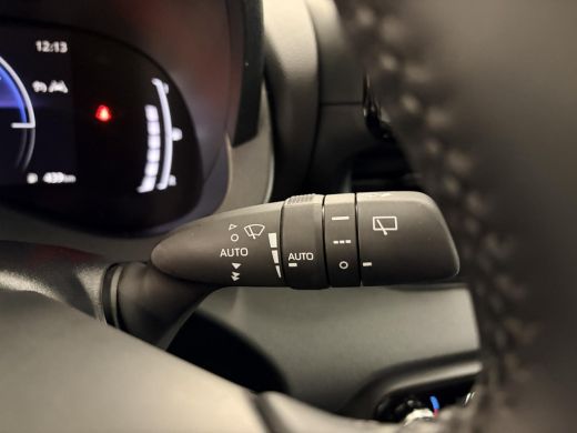 Toyota Yaris 1.5 Hybrid 115 Dynamic ActivLease financial lease