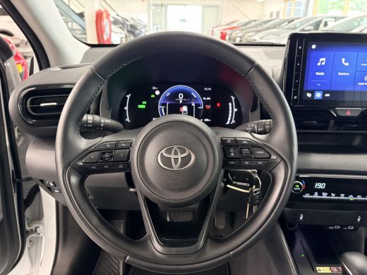 Toyota Yaris 1.5 Hybrid 115 Dynamic ActivLease financial lease