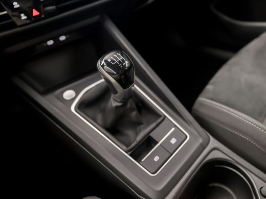 Volkswagen Golf Variant 1.0 TSI Life Sport (APPLE CARPLAY, GROOT NAVI, CAMERA, MEMORY SEAT, ALCANTARA, GETINT GLA... ActivLease financial lease