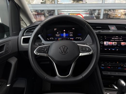 Volkswagen Touran 1.5 TSI 150 pk Comfortline Business 7pers. 7-DSG | Achteruitrijcamera | Navigatie | Cruise contro... ActivLease financial lease