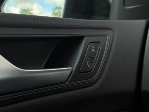 Volkswagen Touran 1.5 TSI 150 pk Comfortline Business 7pers. 7-DSG | Achteruitrijcamera | Navigatie | Cruise contro... ActivLease financial lease