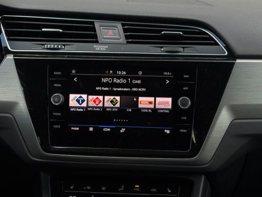 Volkswagen Touran 1.5 TSI 150 pk Comfortline Business 7pers. 7-DSG | Achteruitrijcamera | Navigatie | Cruise contro... ActivLease financial lease