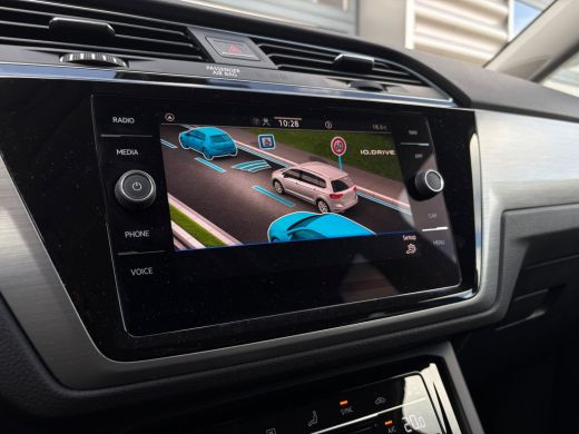 Volkswagen Touran 1.5 TSI 150 pk Comfortline Business 7pers. 7-DSG | Achteruitrijcamera | Navigatie | Cruise contro... ActivLease financial lease