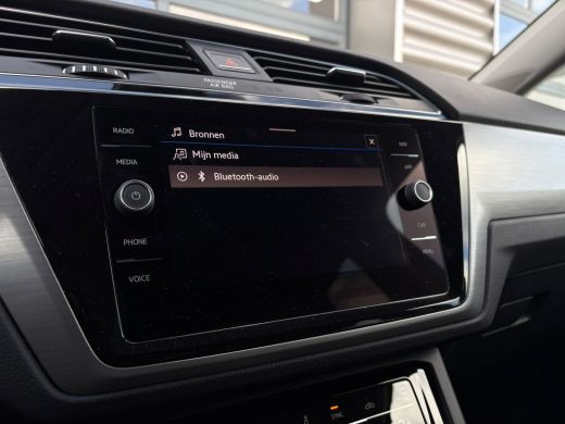 Volkswagen Touran 1.5 TSI 150 pk Comfortline Business 7pers. 7-DSG | Achteruitrijcamera | Navigatie | Cruise contro... ActivLease financial lease