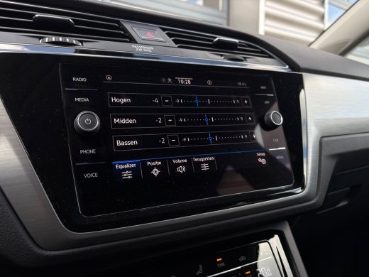 Volkswagen Touran 1.5 TSI 150 pk Comfortline Business 7pers. 7-DSG | Achteruitrijcamera | Navigatie | Cruise contro... ActivLease financial lease
