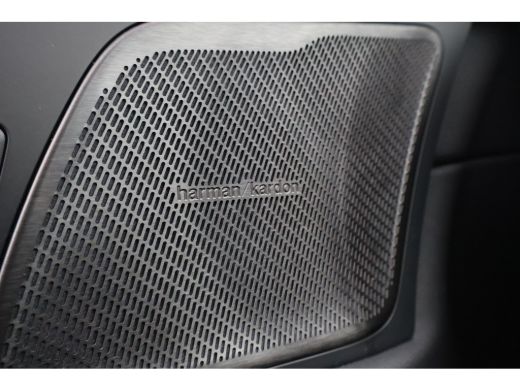 Volvo  XC60 2.0 T6 Plug-in hybrid AWD Plus Dark | Trekhaak | Harman Kardon | HUD | ActivLease financial lease