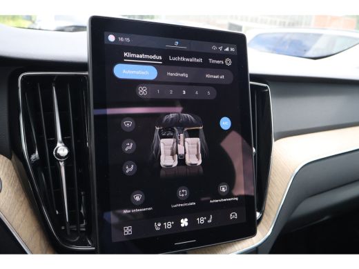 Volvo  XC60 2.0 T6 Plug-in hybrid AWD Plus Dark | Trekhaak | Harman Kardon | HUD | ActivLease financial lease