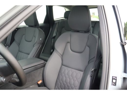 Volvo  XC60 2.0 T6 Plug-in hybrid AWD Plus Dark | Trekhaak | Harman Kardon | HUD | ActivLease financial lease