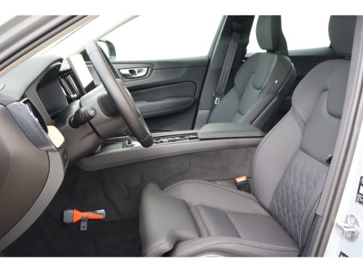 Volvo  XC60 2.0 T6 Plug-in hybrid AWD Plus Dark | Trekhaak | Harman Kardon | HUD | ActivLease financial lease
