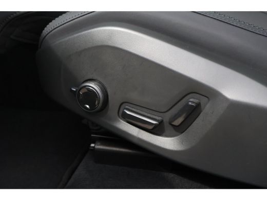 Volvo  XC60 2.0 T6 Plug-in hybrid AWD Plus Dark | Trekhaak | Harman Kardon | HUD | ActivLease financial lease