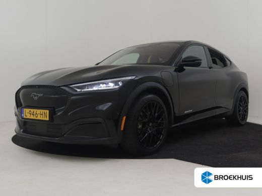 Ford Mustang Mach-E Mach-E RWD 75 kWh l Pano Dak l SOH 95% l Leder l Elektr. Stoel incl Memory l 20" LM-Velgen l 360g... ActivLease financial lease