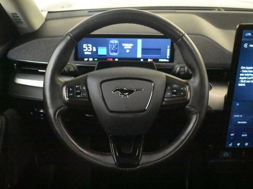 Ford Mustang Mach-E Mach-E RWD 75 kWh l Pano Dak l SOH 95% l Leder l Elektr. Stoel incl Memory l 20" LM-Velgen l 360g... ActivLease financial lease