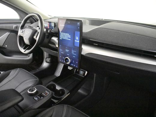 Ford Mustang Mach-E Mach-E RWD 75 kWh l Pano Dak l SOH 95% l Leder l Elektr. Stoel incl Memory l 20" LM-Velgen l 360g... ActivLease financial lease