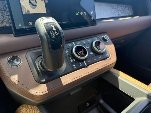 Land Rover Defender 110 P300e X-Dynamic HSE Midnight Emerald Green Satin | Heritige Customs | Tweed interieurdelen | ... ActivLease financial lease