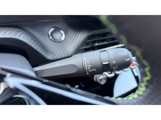 Peugeot 2008 GT | Active Safety Brake met camera en radar (automatisch noodremsysteem) met Distance Alert (waa... ActivLease financial lease