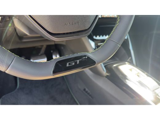 Peugeot 208 GT | Elektrische parkeerrem | Extra getinte achterste zijruiten en achterruit | Extra getinte ach... ActivLease financial lease