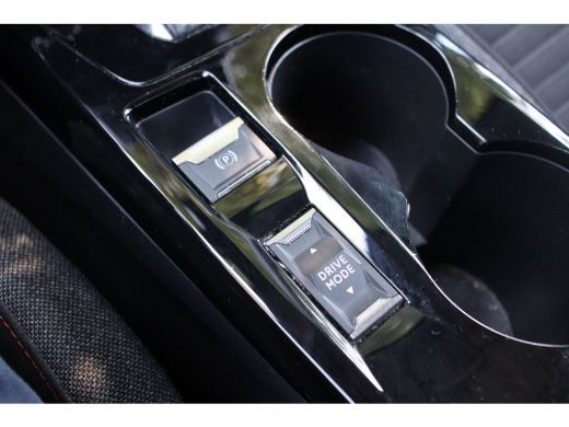 Peugeot e-2008 EV Active Pack 50 kWh | NL-AUTO! | CRUISE | LANE ASSIST | LED | PARK SENS | CLIMA | DEALER OH! | ... ActivLease financial lease