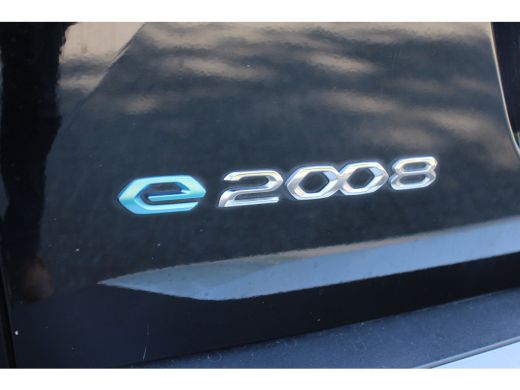 Peugeot e-2008 EV Active Pack 50 kWh | NL-AUTO! | CRUISE | LANE ASSIST | LED | PARK SENS | CLIMA | DEALER OH! | ... ActivLease financial lease