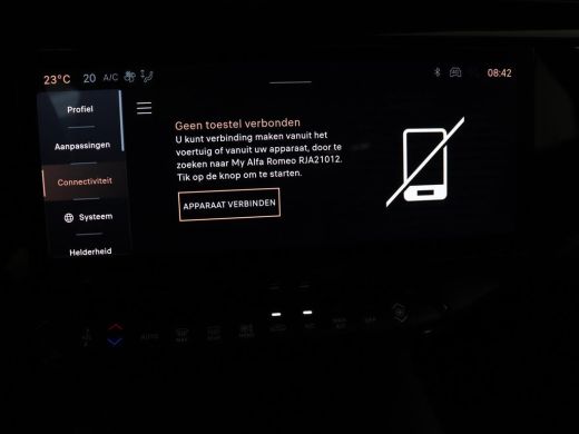 Alfa Romeo Junior Elettrica 54 kWh | SOH 97,3% | Adaptive cruise | Carplay | Full LED | Parkeerhulp | Climate contr... ActivLease financial lease
