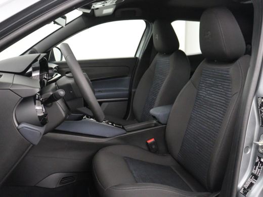 Alfa Romeo Junior Elettrica 54 kWh | SOH 97,3% | Adaptive cruise | Carplay | Full LED | Parkeerhulp | Climate contr... ActivLease financial lease