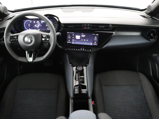 Alfa Romeo Junior Elettrica 54 kWh | SOH 97,3% | Adaptive cruise | Carplay | Full LED | Parkeerhulp | Climate contr... ActivLease financial lease