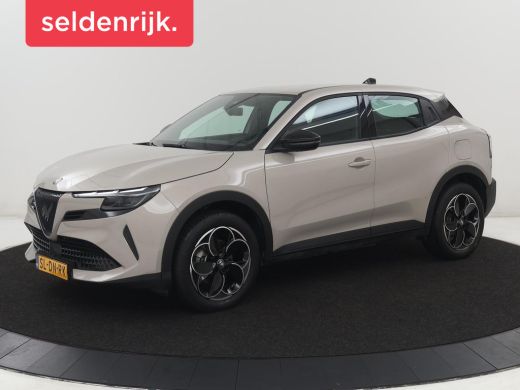 Alfa Romeo Junior Elettrica 54 kWh | SOH 97,3% | Adaptive cruise | Carplay | Full LED | Parkeerhulp | Climate contr... ActivLease financial lease