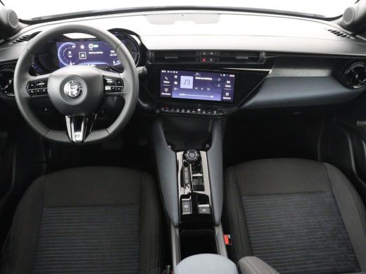 Alfa Romeo Junior Elettrica 54 kWh | SOH 97,3% | Adaptive cruise | Carplay | Full LED | Parkeerhulp | Climate contr... ActivLease financial lease