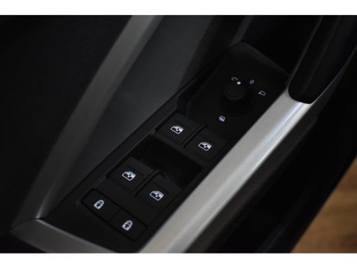 Audi Q3 45 TFSIe 245PK HYBRID EDITION NAVI/PDC/DRIVE-SELECT STOELVERW ActivLease financial lease