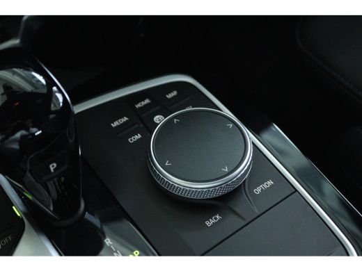 BMW 1 Serie 118i Business Edition M-SPORT "OP AFSPRAAK" | Cruise Control | Camera | Head-up | LED | Climate |... ActivLease financial lease