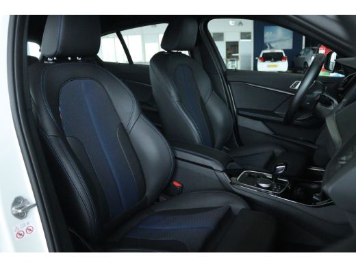 BMW 1 Serie 118i Business Edition M-SPORT "OP AFSPRAAK" | Cruise Control | Camera | Head-up | LED | Climate |... ActivLease financial lease