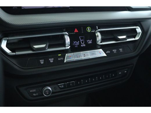 BMW 1 Serie 118i Business Edition M-SPORT "OP AFSPRAAK" | Cruise Control | Camera | Head-up | LED | Climate |... ActivLease financial lease