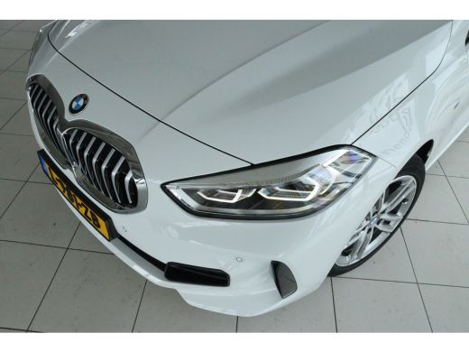BMW 1 Serie 118i Business Edition M-SPORT "OP AFSPRAAK" | Cruise Control | Camera | Head-up | LED | Climate |... ActivLease financial lease