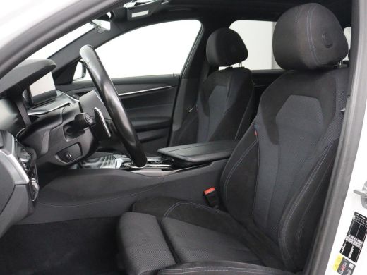 BMW 5 Serie Touring 530e xDrive M Sport | SOH 89,9% | Panoramadak | Head-Up | Full LED | Trekhaak | Carplay |... ActivLease financial lease
