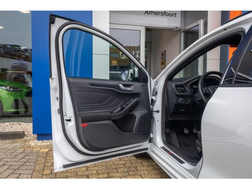 Ford Focus 1.0 EcoBoost ST Line Business | Trekhaak | Apple Carplay/Android Auto | Parkeersensoren Voor/Acht... ActivLease financial lease