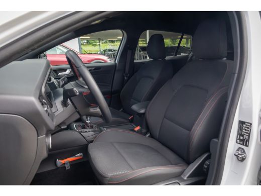 Ford Focus 1.0 EcoBoost ST Line Business | Trekhaak | Apple Carplay/Android Auto | Parkeersensoren Voor/Acht... ActivLease financial lease