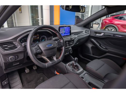Ford Focus 1.0 EcoBoost ST Line Business | Trekhaak | Apple Carplay/Android Auto | Parkeersensoren Voor/Acht... ActivLease financial lease