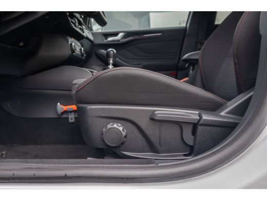 Ford Focus 1.0 EcoBoost ST Line Business | Trekhaak | Apple Carplay/Android Auto | Parkeersensoren Voor/Acht... ActivLease financial lease
