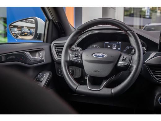 Ford Focus 1.0 EcoBoost ST Line Business | Trekhaak | Apple Carplay/Android Auto | Parkeersensoren Voor/Acht... ActivLease financial lease