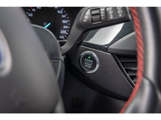 Ford Focus 1.0 EcoBoost ST Line Business | Trekhaak | Apple Carplay/Android Auto | Parkeersensoren Voor/Acht... ActivLease financial lease