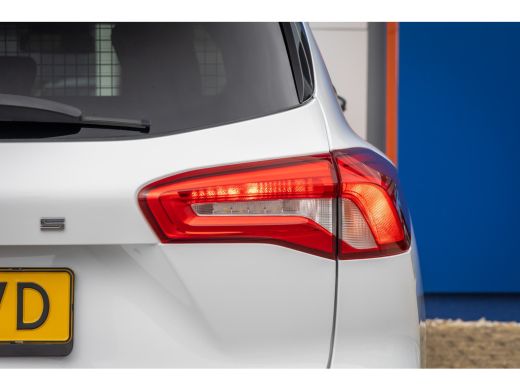 Ford Focus 1.0 EcoBoost ST Line Business | Trekhaak | Apple Carplay/Android Auto | Parkeersensoren Voor/Acht... ActivLease financial lease