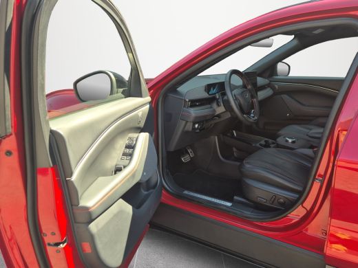 Ford Mustang Mach-E Mach-E AWD 75 kWh 258pk | Pano | Technology Pack+ | SOH 95% | ActivLease financial lease