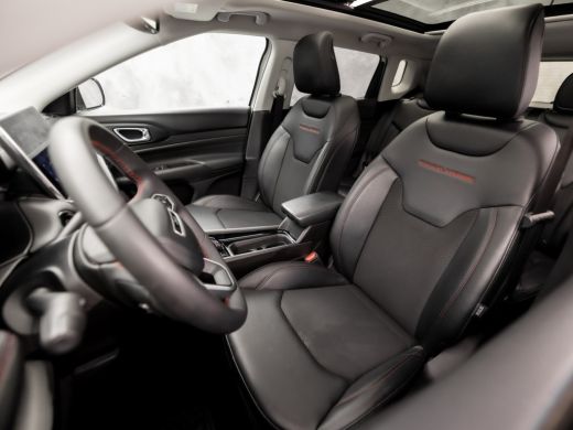 Jeep Compass 4xe 240 Plug-in Hybrid Electric Trailhawk 240Pk Automaat (PANORAMADAK, VIRTUAL COCKPIT, APPLE CAR... ActivLease financial lease