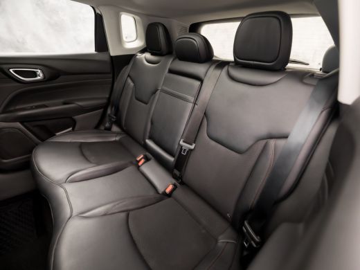 Jeep Compass 4xe 240 Plug-in Hybrid Electric Trailhawk 240Pk Automaat (PANORAMADAK, VIRTUAL COCKPIT, APPLE CAR... ActivLease financial lease