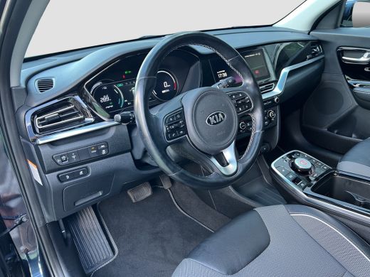 Kia e-Niro DynamicPlusLine 39 kWh 136pk | Camera | Carplay | Trekhaak | Adaptive cruise control | Schuifdak ... ActivLease financial lease