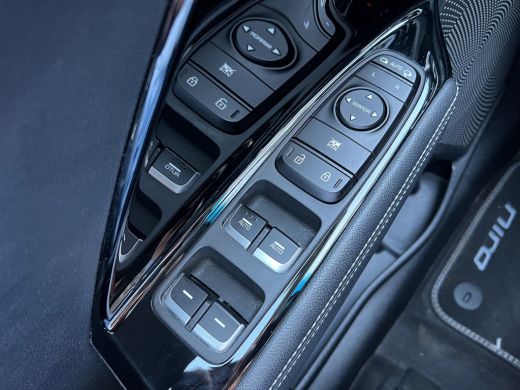 Kia e-Niro DynamicPlusLine 39 kWh 136pk | Camera | Carplay | Trekhaak | Adaptive cruise control | Schuifdak ... ActivLease financial lease