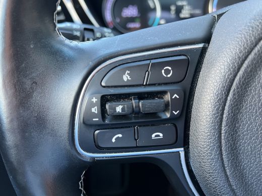Kia e-Niro DynamicPlusLine 39 kWh 136pk | Camera | Carplay | Trekhaak | Adaptive cruise control | Schuifdak ... ActivLease financial lease